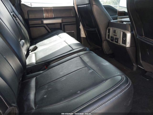 Ford F-150 Lariat Image 8