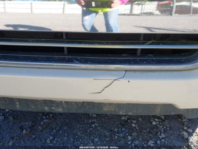 Ford Explorer Limited Image 8