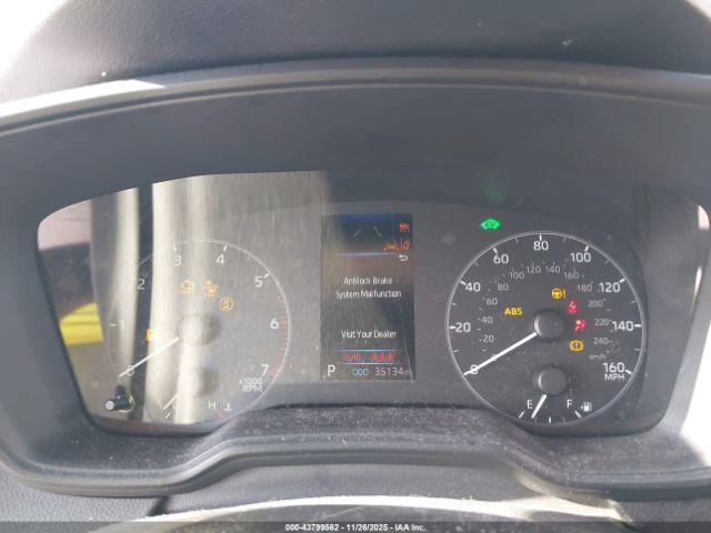 Toyota Corolla Hybrid Le Image 8