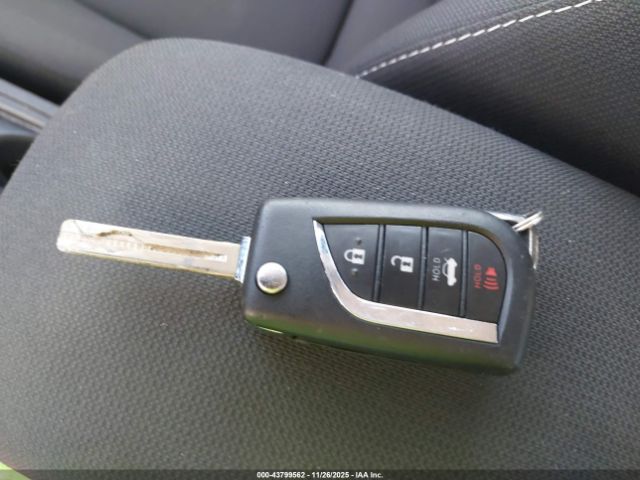 Toyota Corolla Hybrid Le Image 11