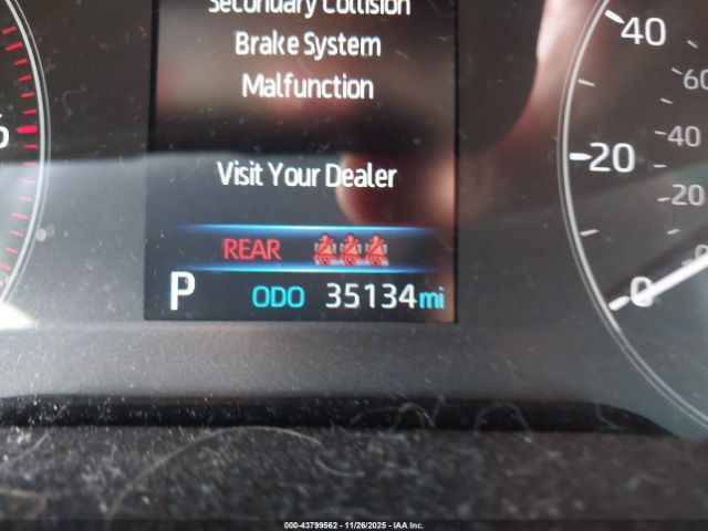 Toyota Corolla Hybrid Le Image 14