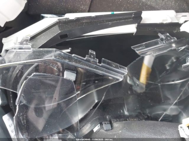 Toyota RAV4 Le Image 13