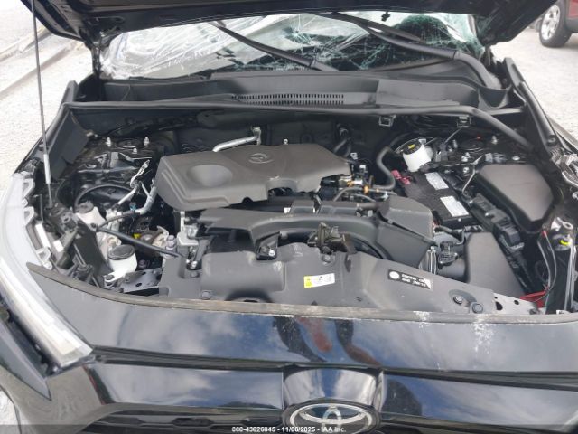 Toyota RAV4 Le Image 14