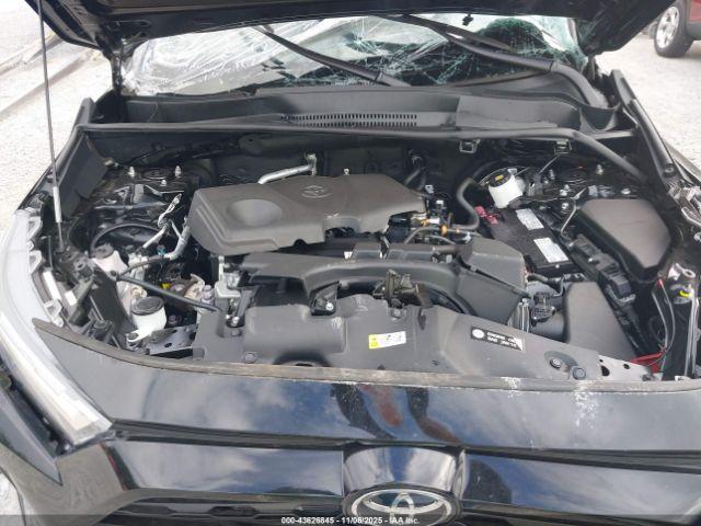 Toyota RAV4 Le Image 14