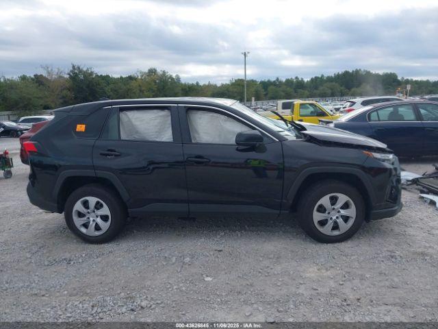 Toyota RAV4 Le Image 3