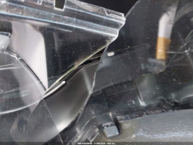 Toyota RAV4 Le Image 5