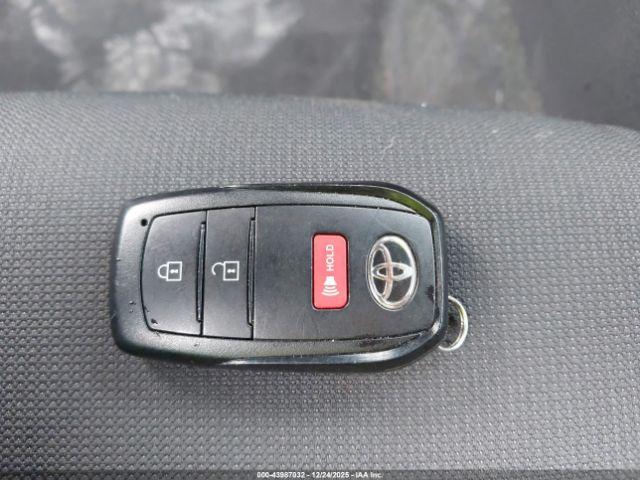 Toyota Corolla Le Image 4