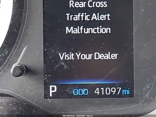 Toyota Corolla Le Image 9