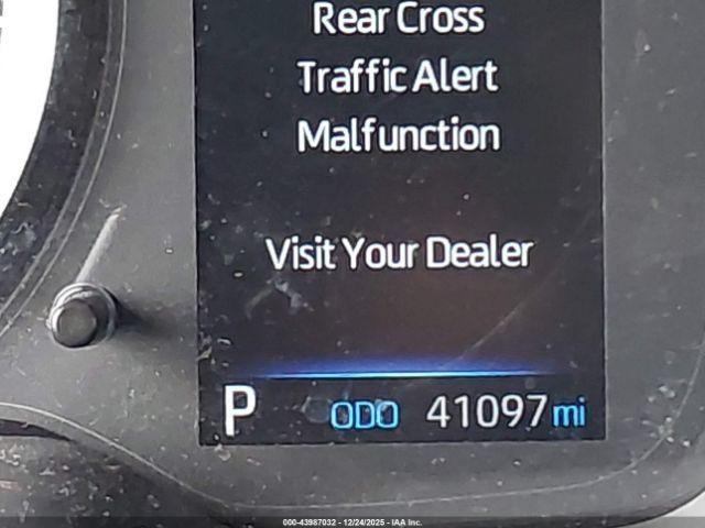 Toyota Corolla Le Image 9