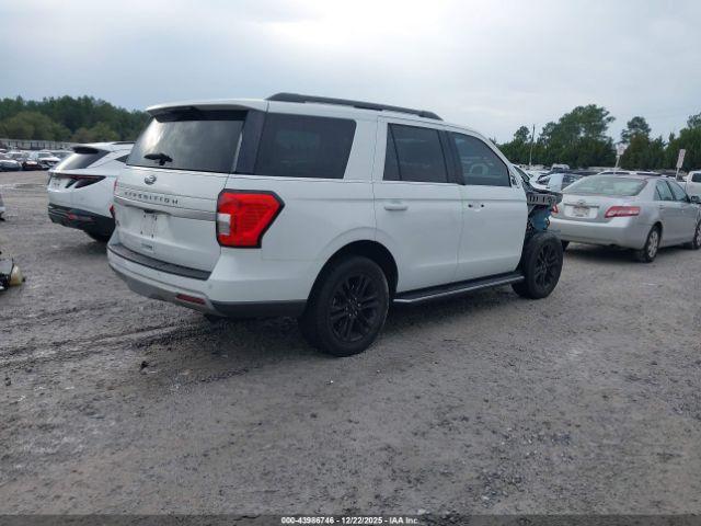 Ford Expedition Xlt Image 2