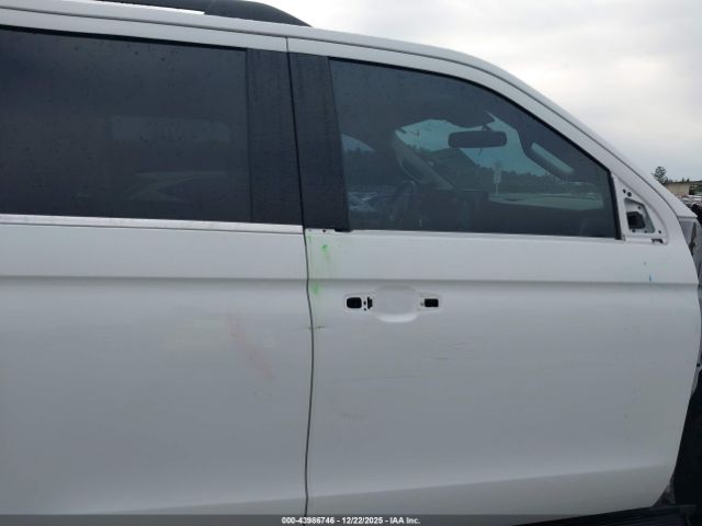 Ford Expedition Xlt Image 4