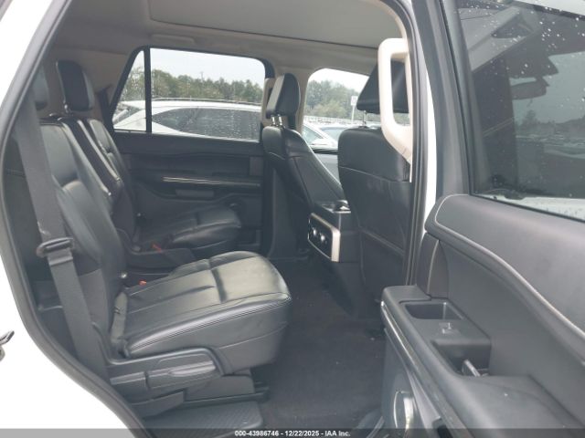 Ford Expedition Xlt Image 11