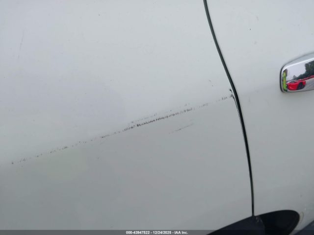 Nissan Pathfinder Platinum Image 9