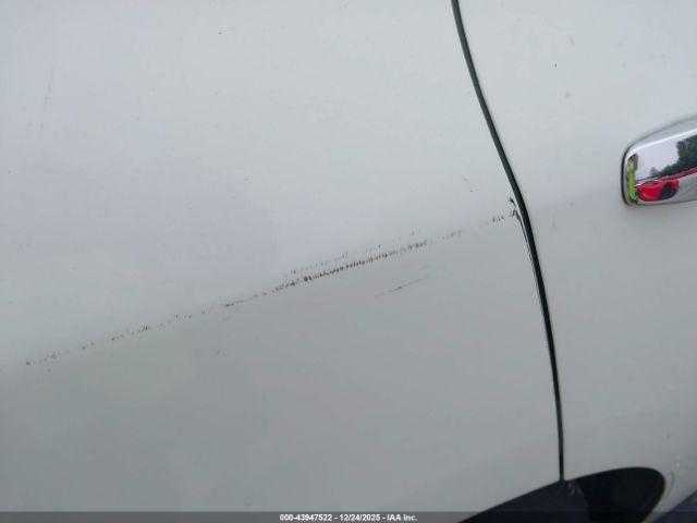 Nissan Pathfinder Platinum Image 9