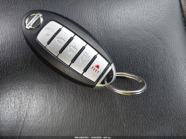 Nissan Pathfinder Platinum Image 6