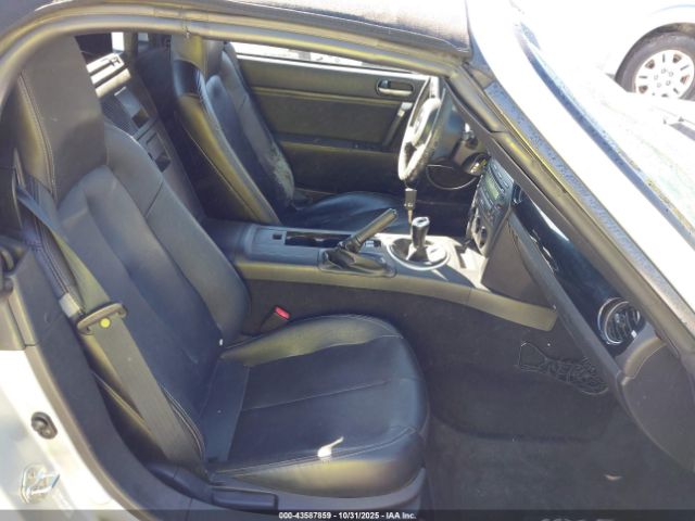 Mazda Mx-5 Grand Touring Image 2