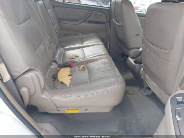 Toyota Sequoia Limited V8 Image 6