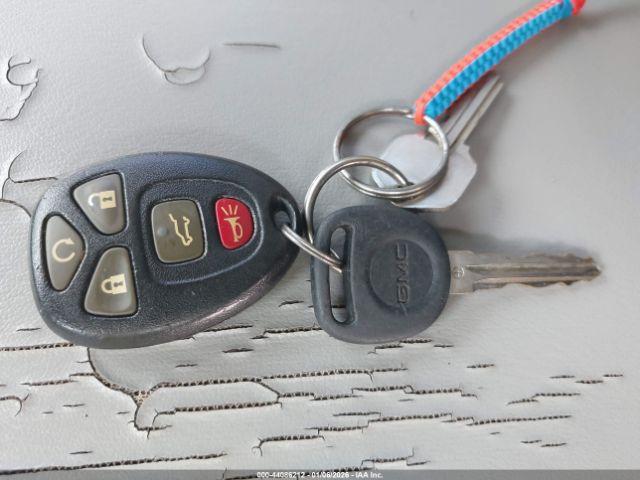 GMC Acadia Denali Image 10