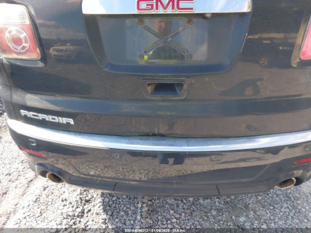 GMC Acadia Denali Image 9