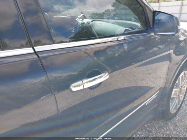 GMC Acadia Denali Image 4