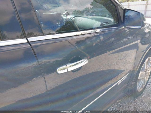 GMC Acadia Denali Image 4