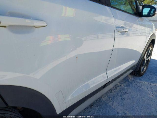 Hyundai TUCSON Value Image 11