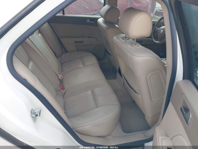 Cadillac STS V8 Image 4