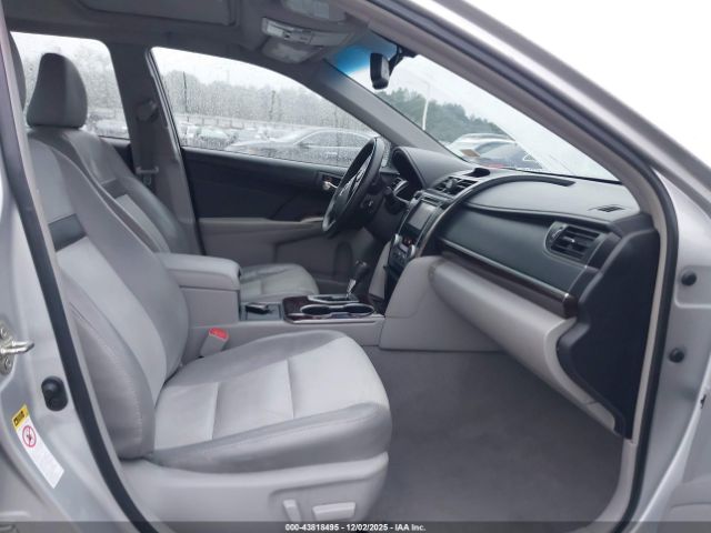 Toyota Camry Xle V6 Image 2