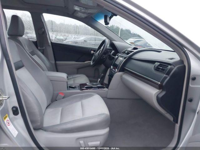 Toyota Camry Xle V6 Image 2