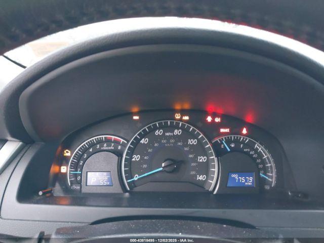 Toyota Camry Xle V6 Image 16