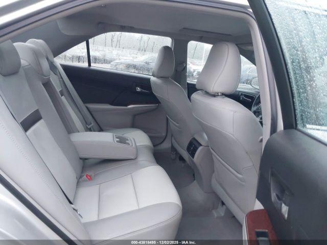 Toyota Camry Xle V6 Image 3