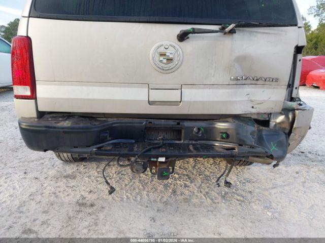 Cadillac Escalade Standard Image 2