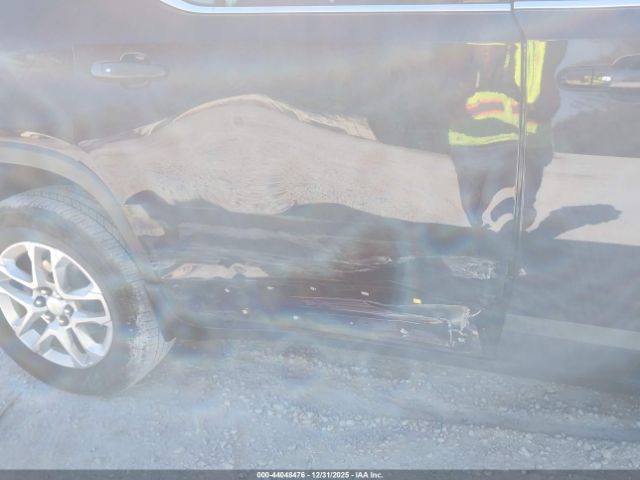 Chevrolet Traverse Fwd Lt Cloth Image 11