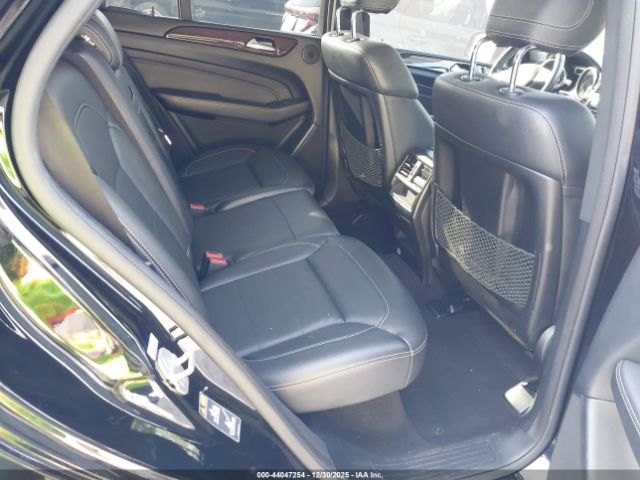 Mercedes-Benz M-Class Image 14