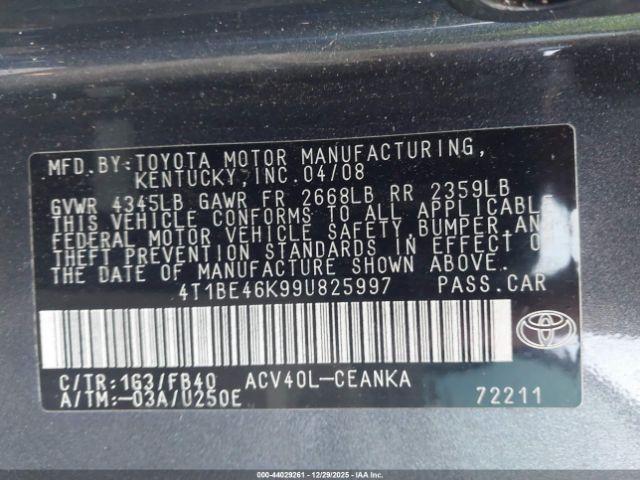 Toyota Camry Le Image 6