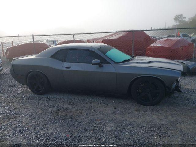 Dodge Challenger Image 2