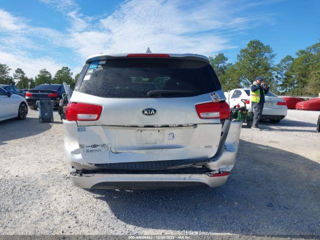 Kia Sedona Sx Image 10