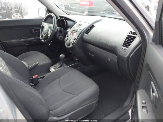 Kia Soul + Image 16