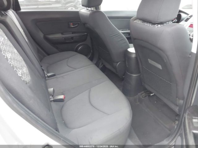 Kia Soul + Image 14