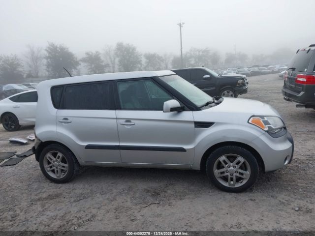 Kia Soul + Image 10