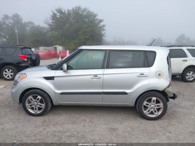 Kia Soul + Image 13