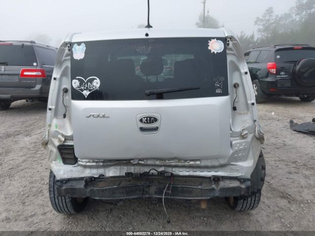 Kia Soul + Image 11