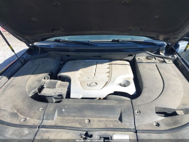 Lexus LX 570 Image 8