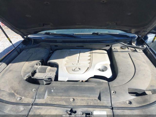 Lexus LX 570 Image 8